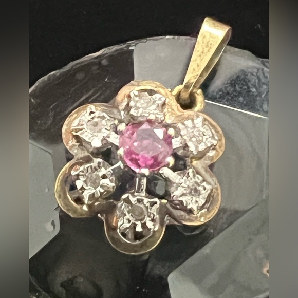 14K Yellow Solid Gold Ruby/6Diamonds Flower Pendant
